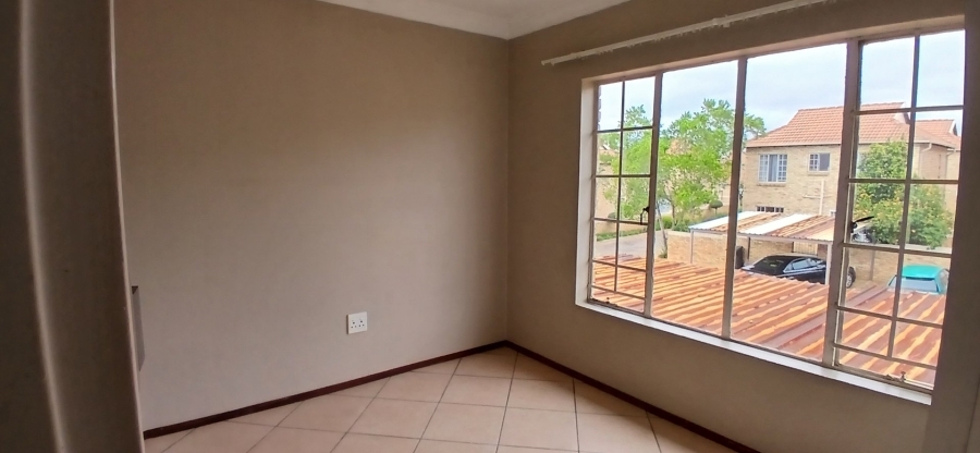To Let 2 Bedroom Property for Rent in Heuwelsig Estate Gauteng