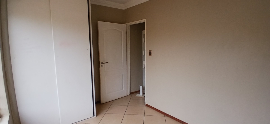 To Let 2 Bedroom Property for Rent in Heuwelsig Estate Gauteng