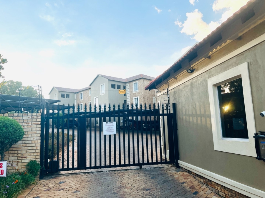2 Bedroom Property for Sale in North Riding Gauteng