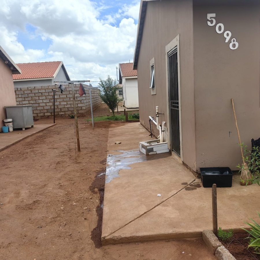 2 Bedroom Property for Sale in Lufhereng Gauteng