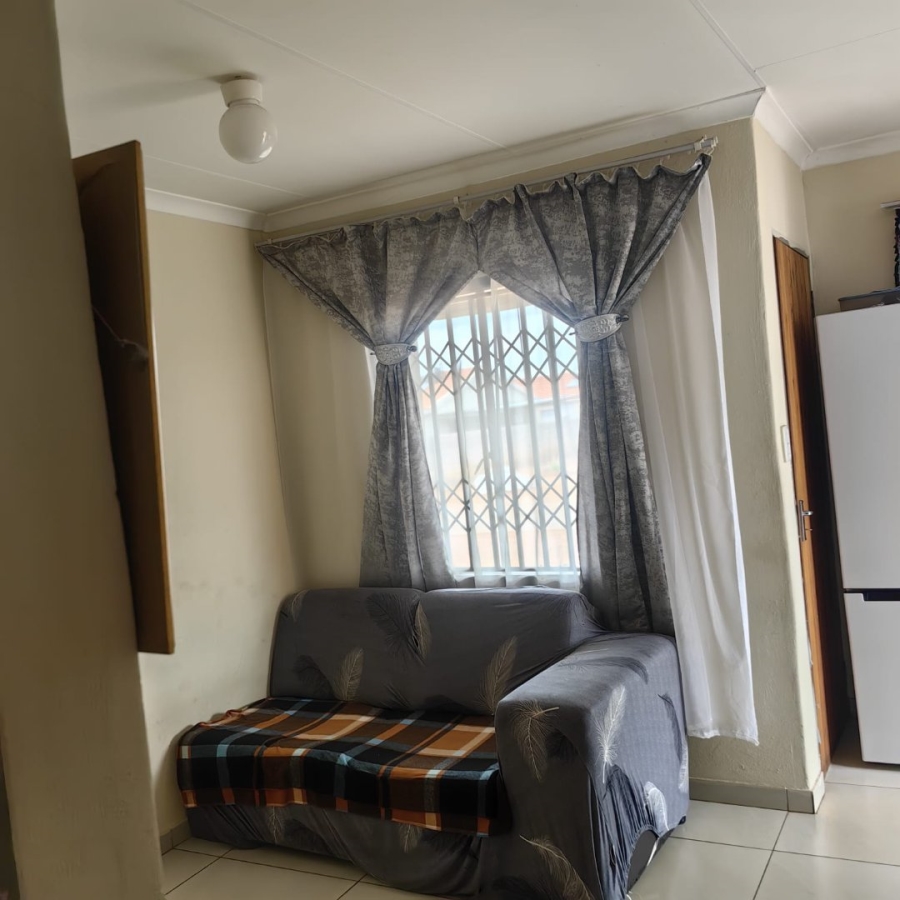 2 Bedroom Property for Sale in Lufhereng Gauteng