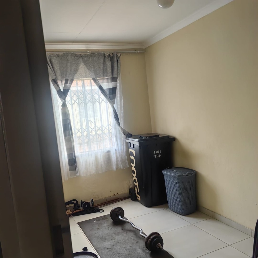 2 Bedroom Property for Sale in Lufhereng Gauteng