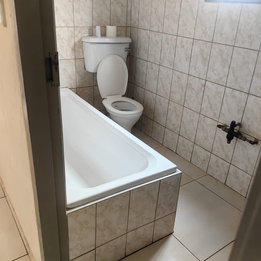2 Bedroom Property for Sale in Lufhereng Gauteng