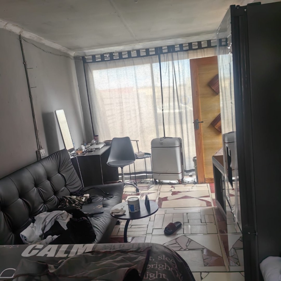 2 Bedroom Property for Sale in Zola Gauteng