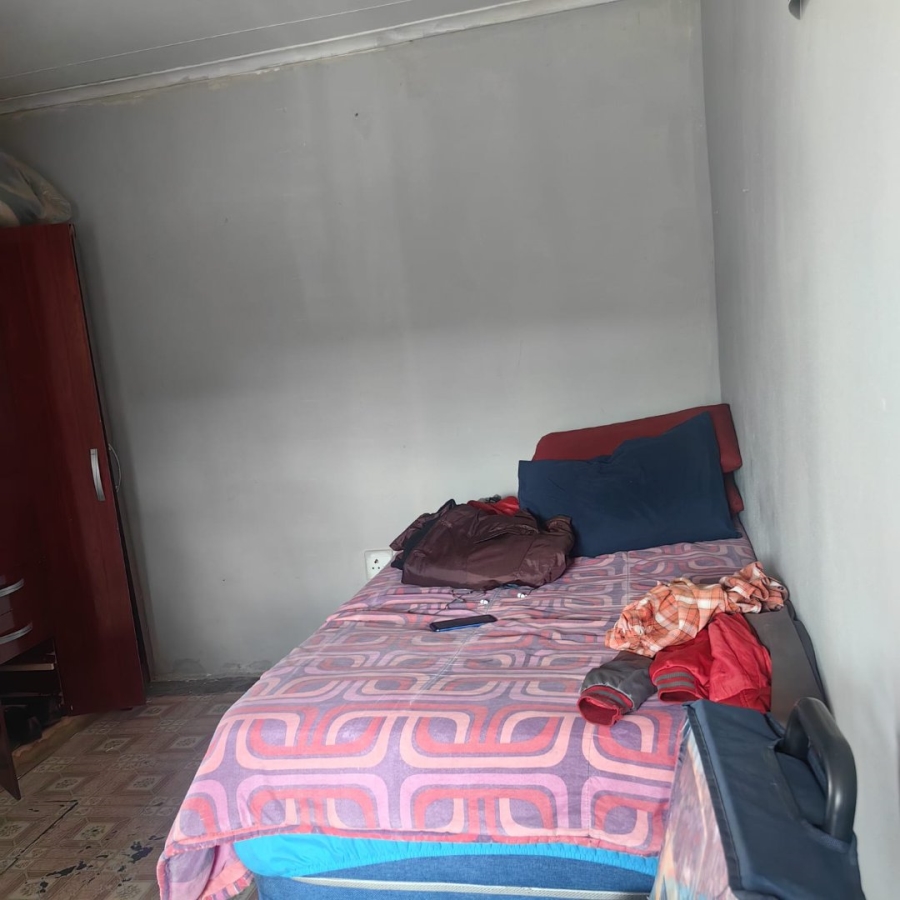 2 Bedroom Property for Sale in Zola Gauteng