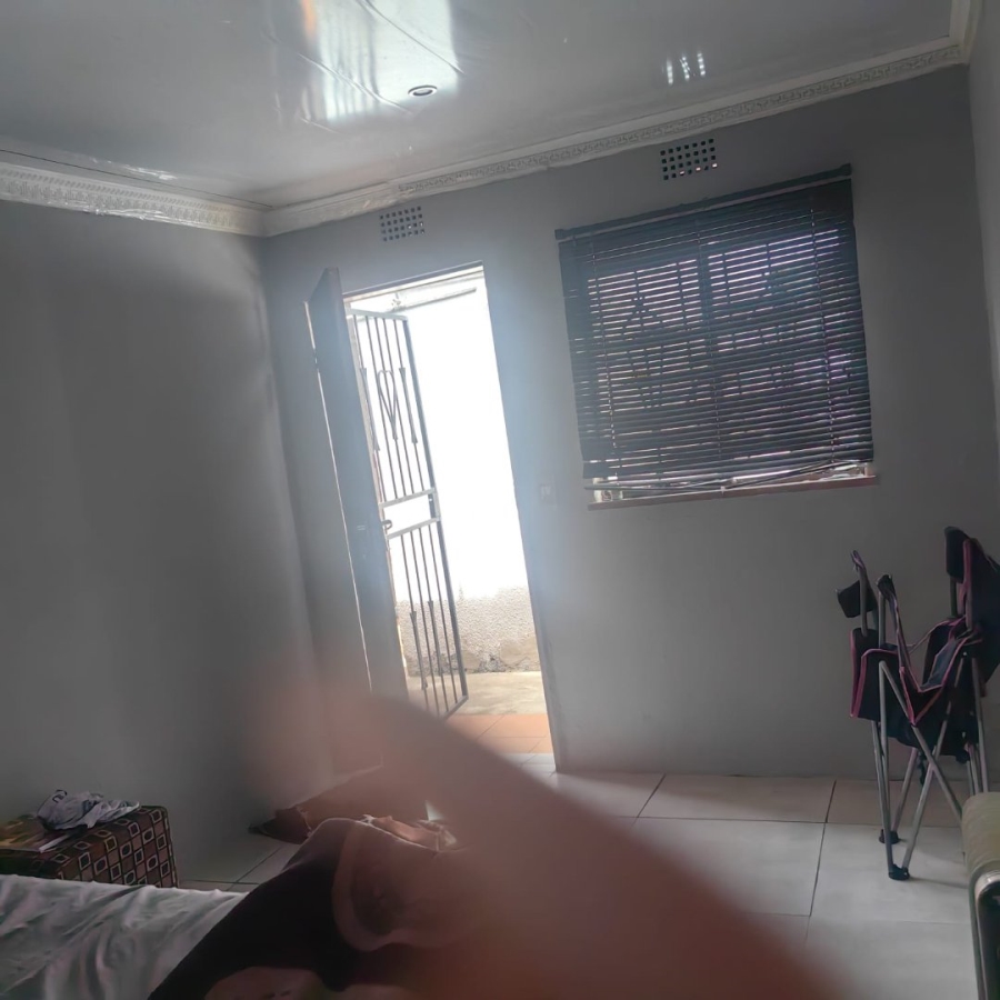 2 Bedroom Property for Sale in Zola Gauteng