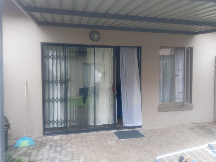 2 Bedroom Property for Sale in Heatherdale AH Gauteng