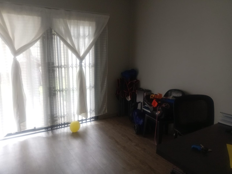 2 Bedroom Property for Sale in Heatherdale AH Gauteng