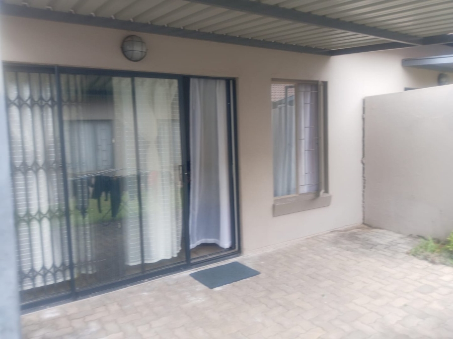 2 Bedroom Property for Sale in Heatherdale AH Gauteng