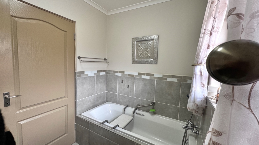 2 Bedroom Property for Sale in Olympus AH Gauteng