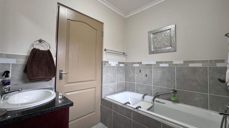 2 Bedroom Property for Sale in Olympus AH Gauteng