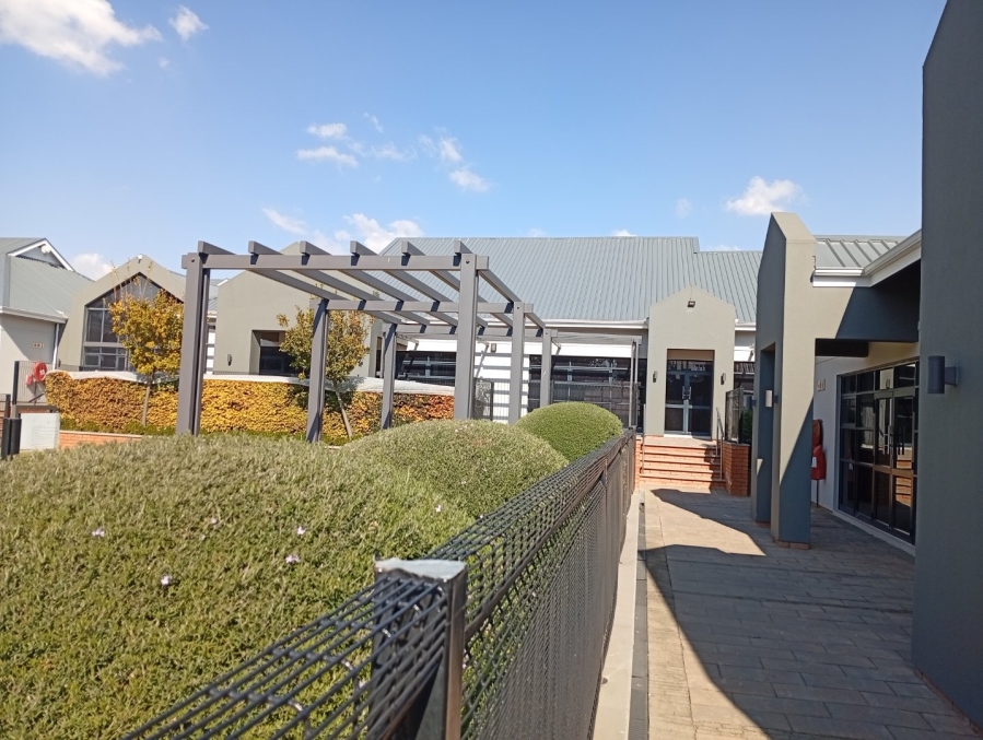 3 Bedroom Property for Sale in Longlake Gauteng