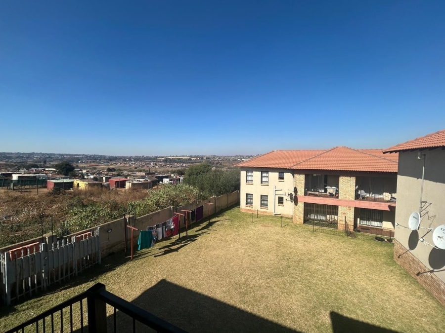 2 Bedroom Property for Sale in Groblerpark Gauteng