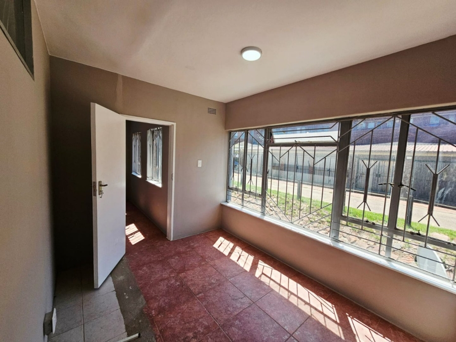 To Let 3 Bedroom Property for Rent in Laudium Gauteng