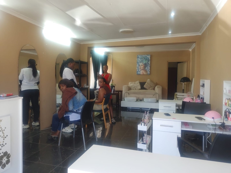 Commercial Property for Sale in Fairland Gauteng