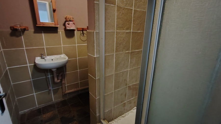 6 Bedroom Property for Sale in Eldoraigne Gauteng