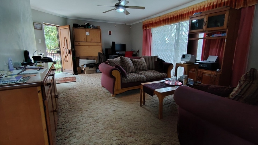 6 Bedroom Property for Sale in Eldoraigne Gauteng