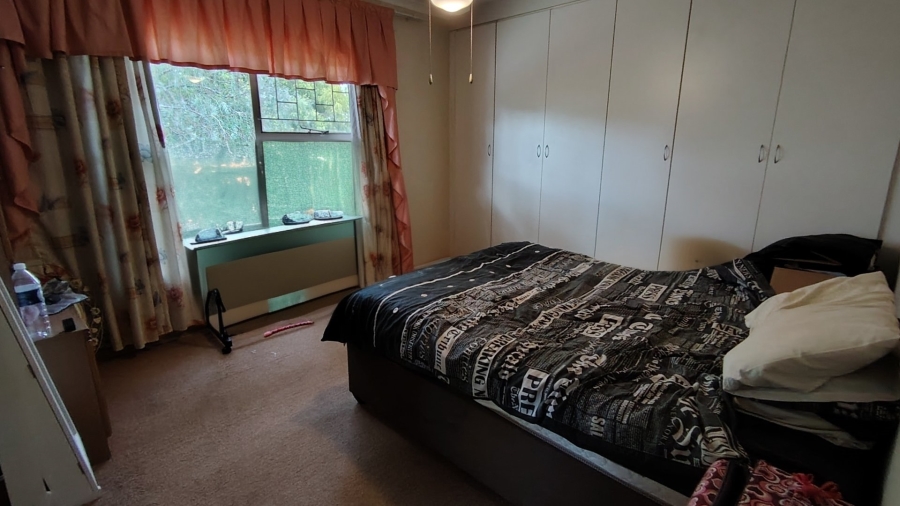 6 Bedroom Property for Sale in Eldoraigne Gauteng