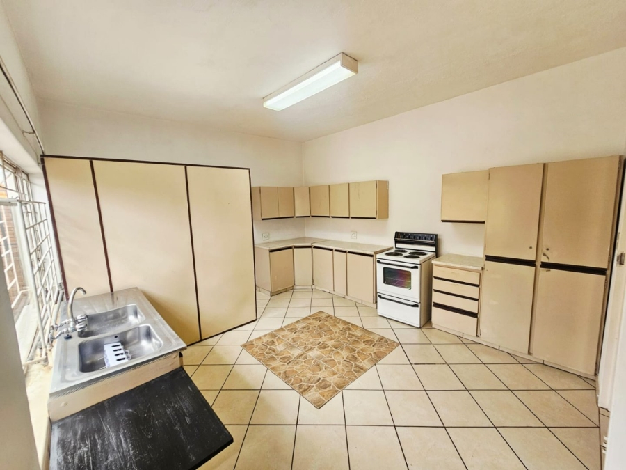 To Let 3 Bedroom Property for Rent in Laudium Gauteng