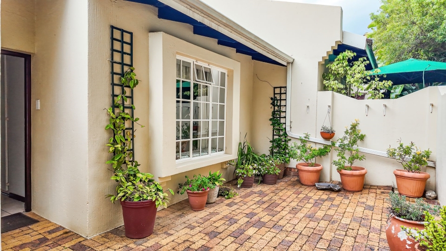 2 Bedroom Property for Sale in Magaliessig Gauteng
