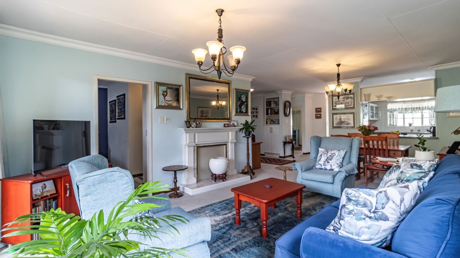 2 Bedroom Property for Sale in Magaliessig Gauteng