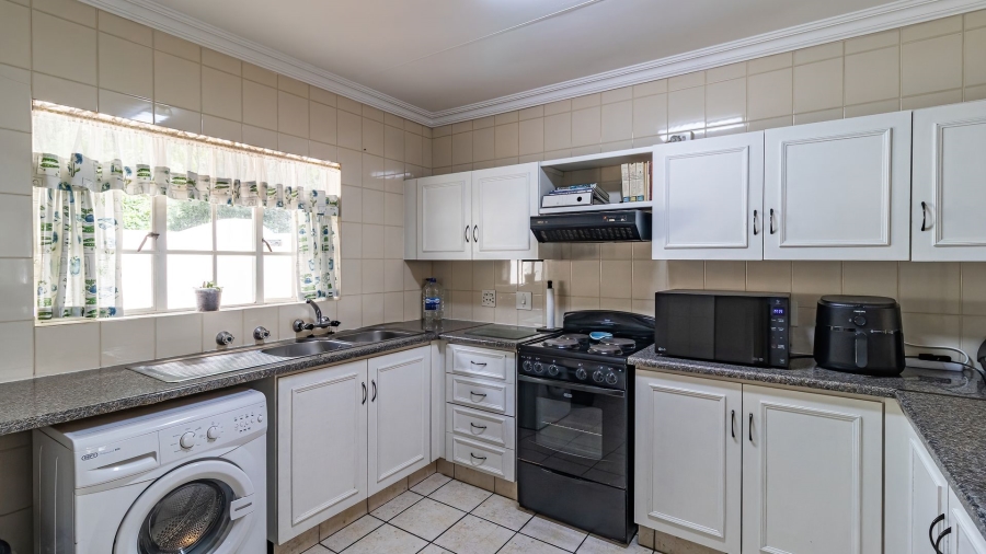 2 Bedroom Property for Sale in Magaliessig Gauteng