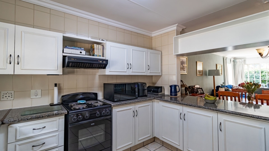 2 Bedroom Property for Sale in Magaliessig Gauteng