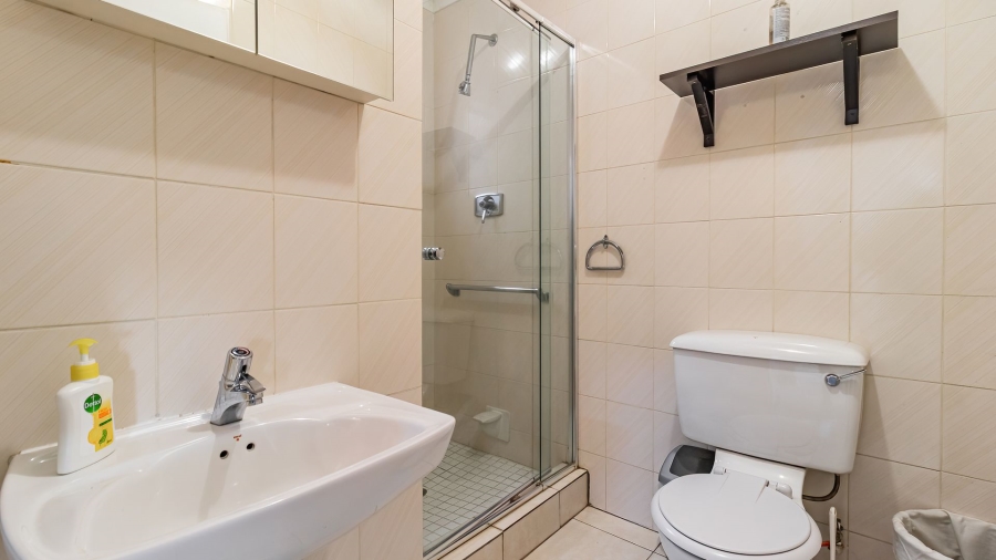 2 Bedroom Property for Sale in Magaliessig Gauteng