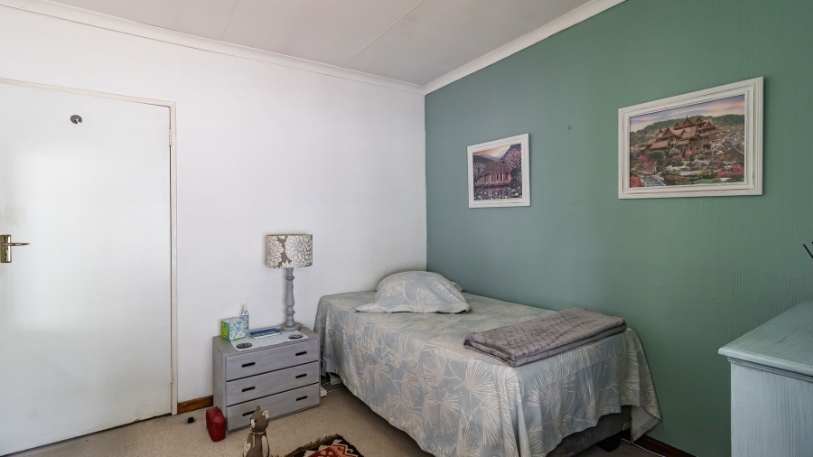 2 Bedroom Property for Sale in Magaliessig Gauteng