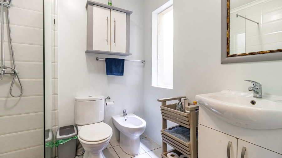 2 Bedroom Property for Sale in Magaliessig Gauteng