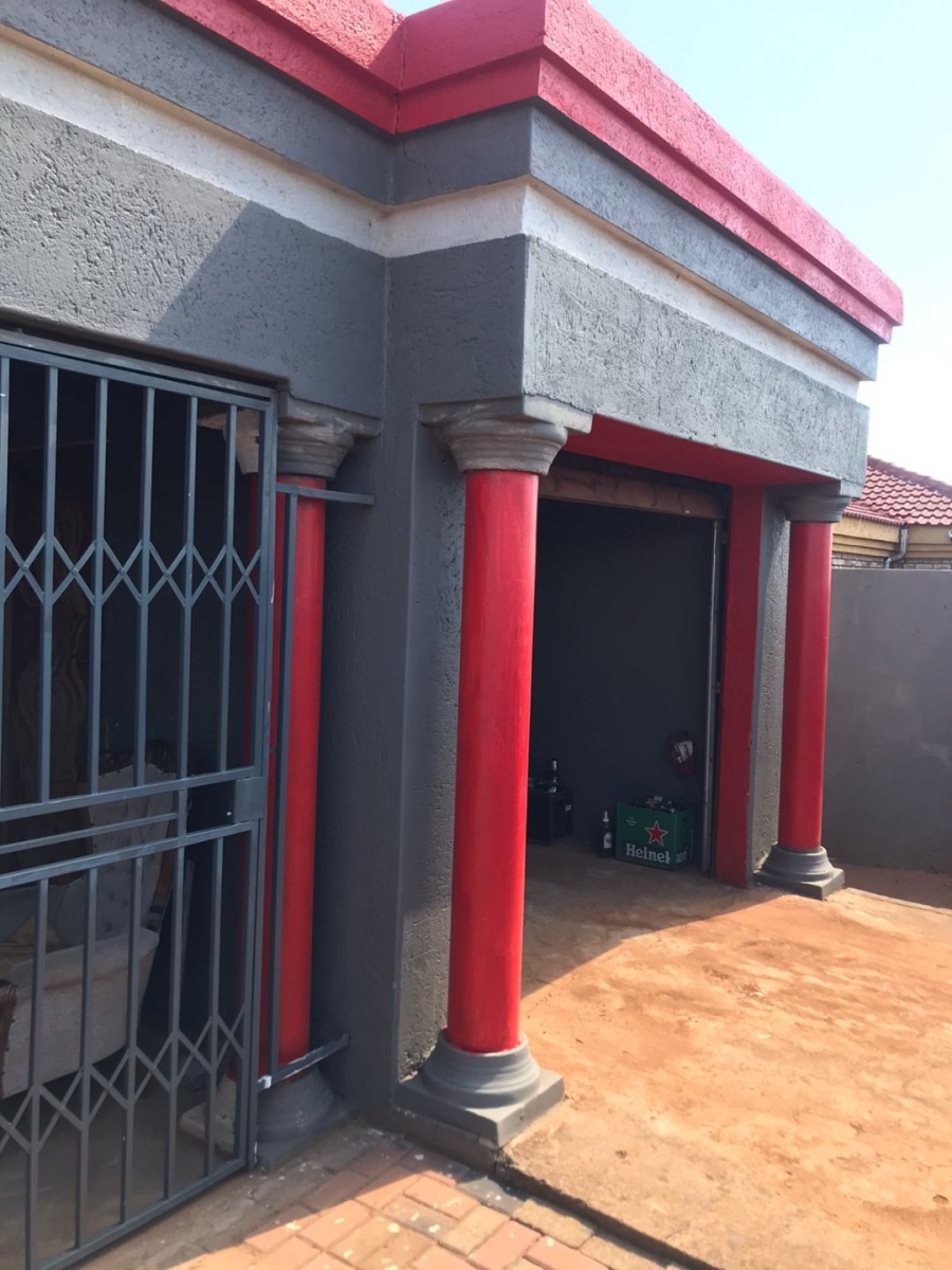 2 Bedroom Property for Sale in Soshanguve VV Gauteng