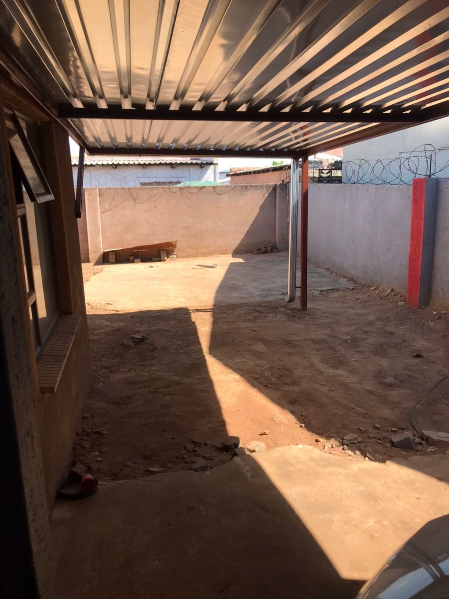 2 Bedroom Property for Sale in Soshanguve VV Gauteng