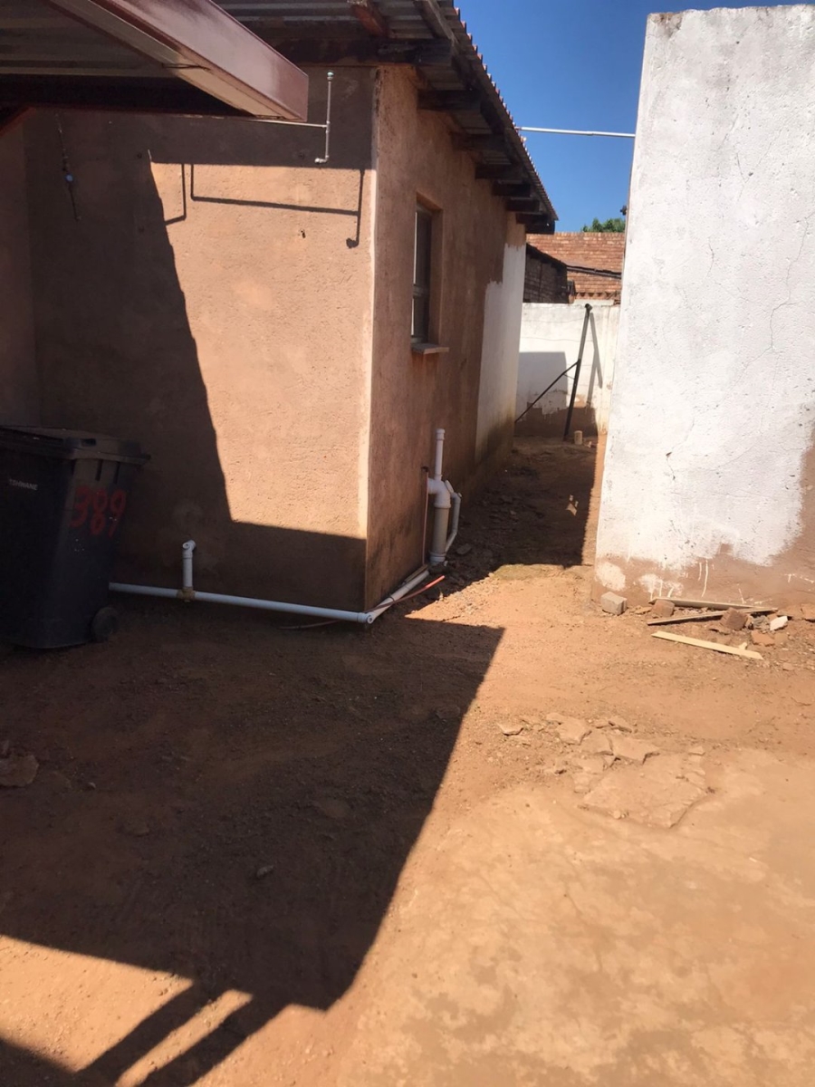 2 Bedroom Property for Sale in Soshanguve VV Gauteng