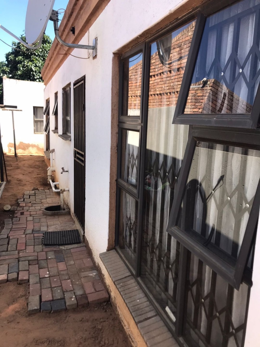 2 Bedroom Property for Sale in Soshanguve VV Gauteng