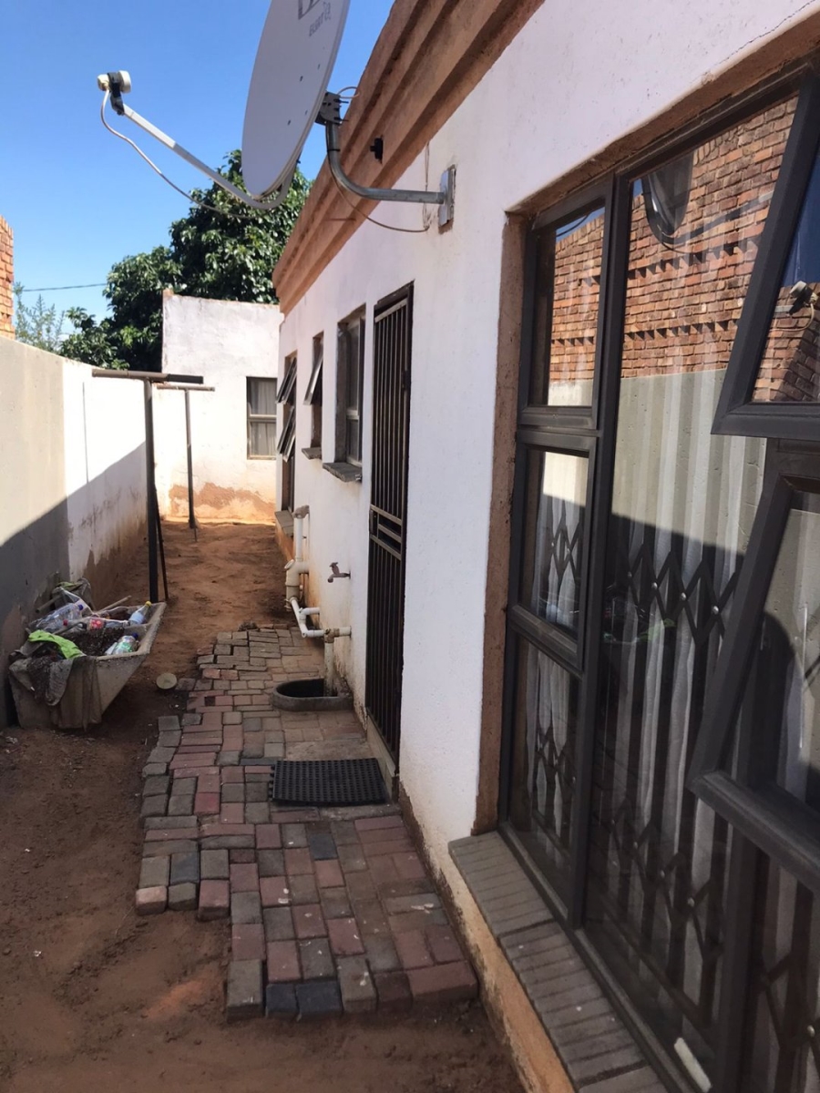 2 Bedroom Property for Sale in Soshanguve VV Gauteng