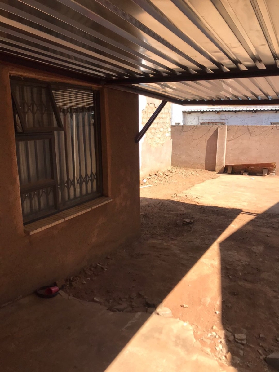 2 Bedroom Property for Sale in Soshanguve VV Gauteng