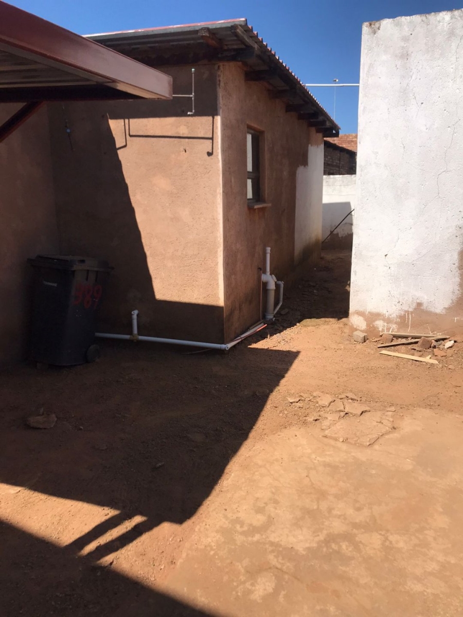 2 Bedroom Property for Sale in Soshanguve VV Gauteng