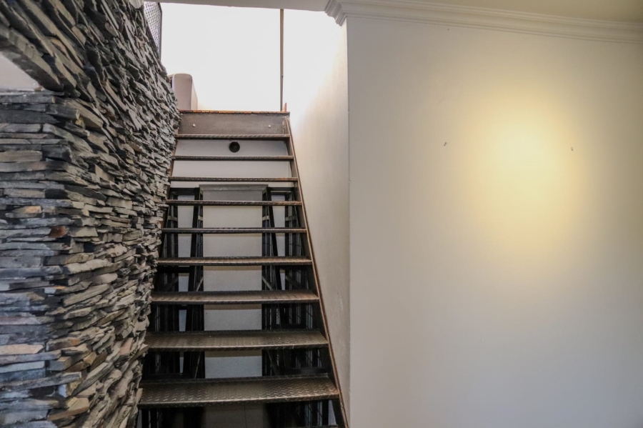 4 Bedroom Property for Sale in Annlin Gauteng