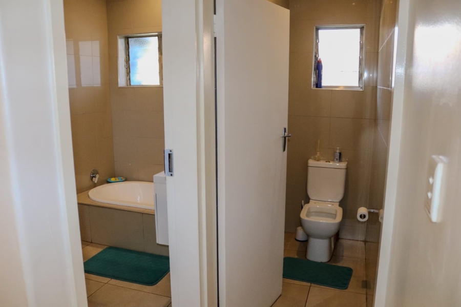 4 Bedroom Property for Sale in Annlin Gauteng