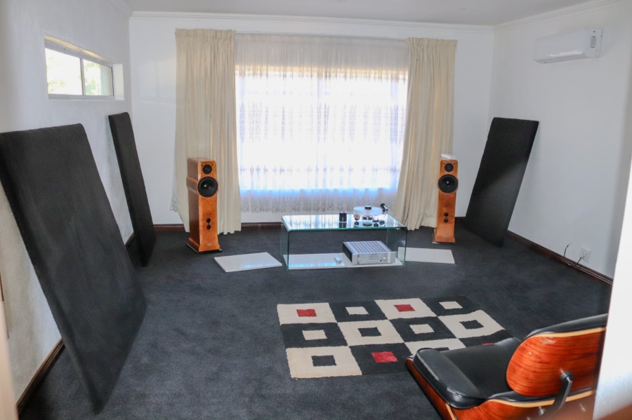 4 Bedroom Property for Sale in Annlin Gauteng