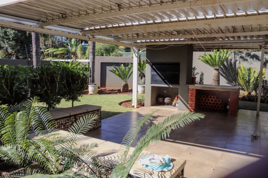 4 Bedroom Property for Sale in Annlin Gauteng