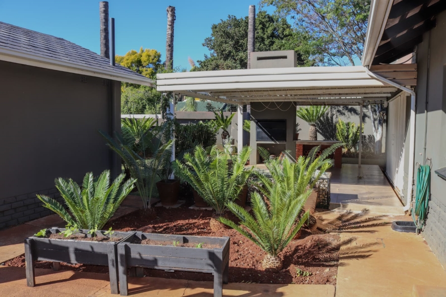 4 Bedroom Property for Sale in Annlin Gauteng