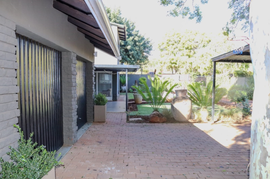 4 Bedroom Property for Sale in Annlin Gauteng