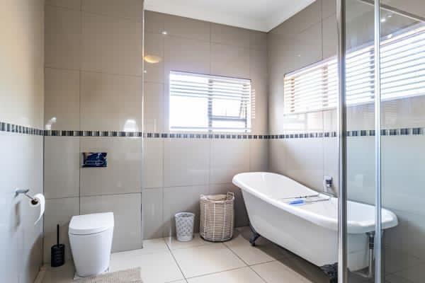 4 Bedroom Property for Sale in Amandasig Gauteng