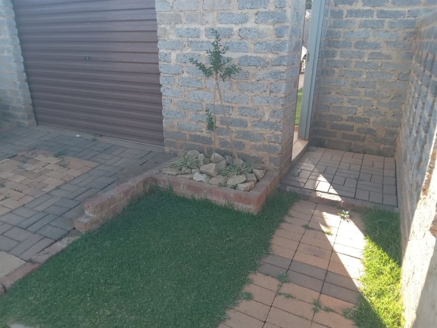 2 Bedroom Property for Sale in Lawley Gauteng
