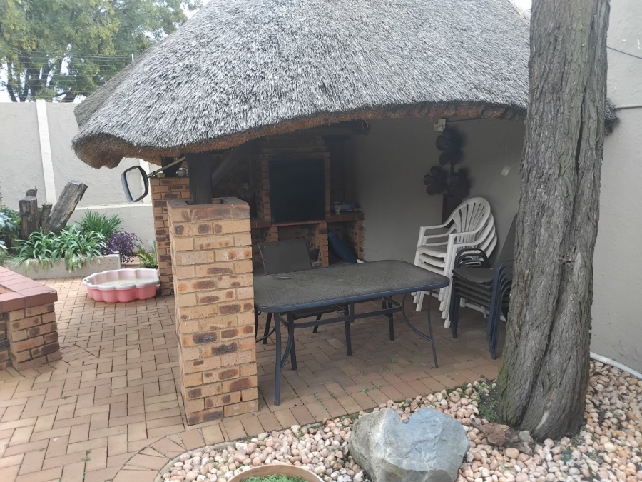 3 Bedroom Property for Sale in Eden Glen Gauteng