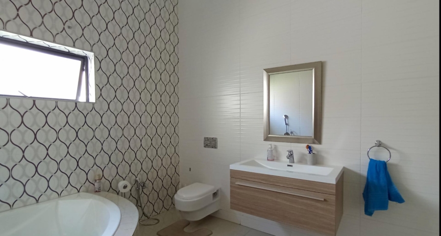 4 Bedroom Property for Sale in Copperleaf Estate Gauteng