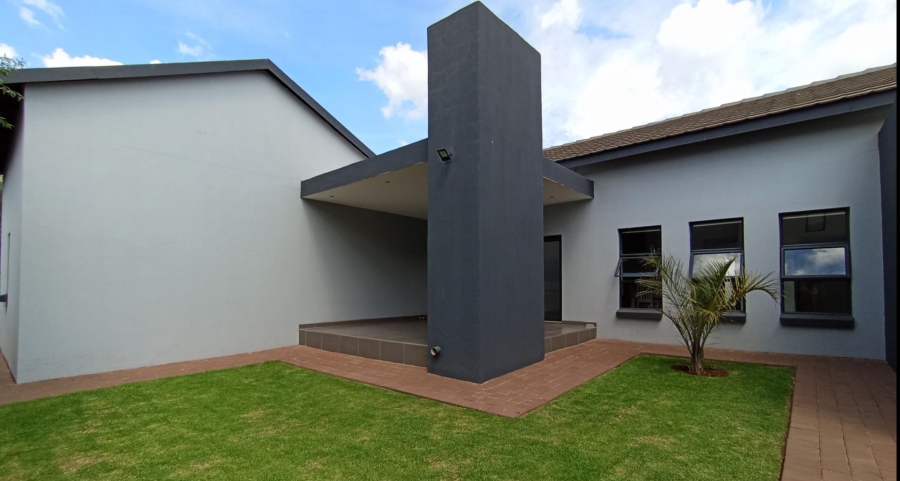 4 Bedroom Property for Sale in Copperleaf Estate Gauteng