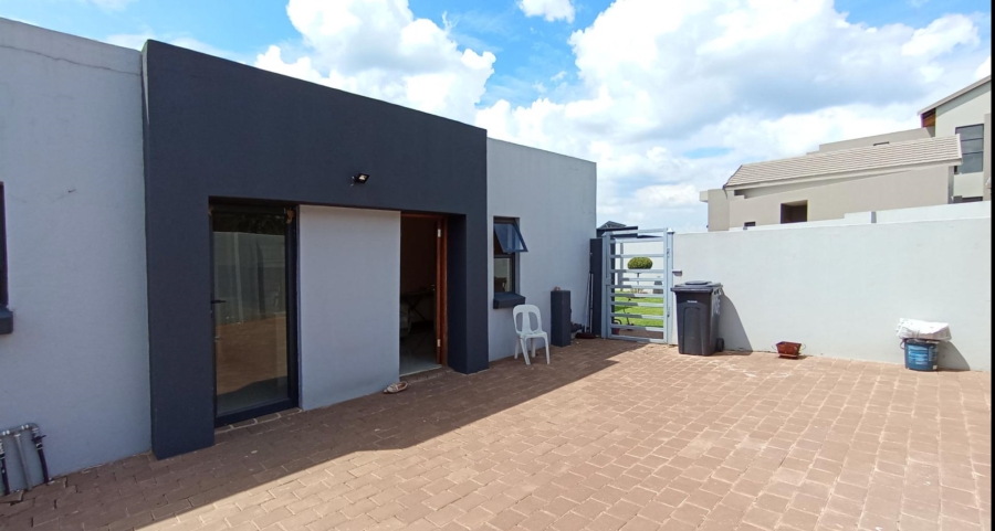 4 Bedroom Property for Sale in Copperleaf Estate Gauteng