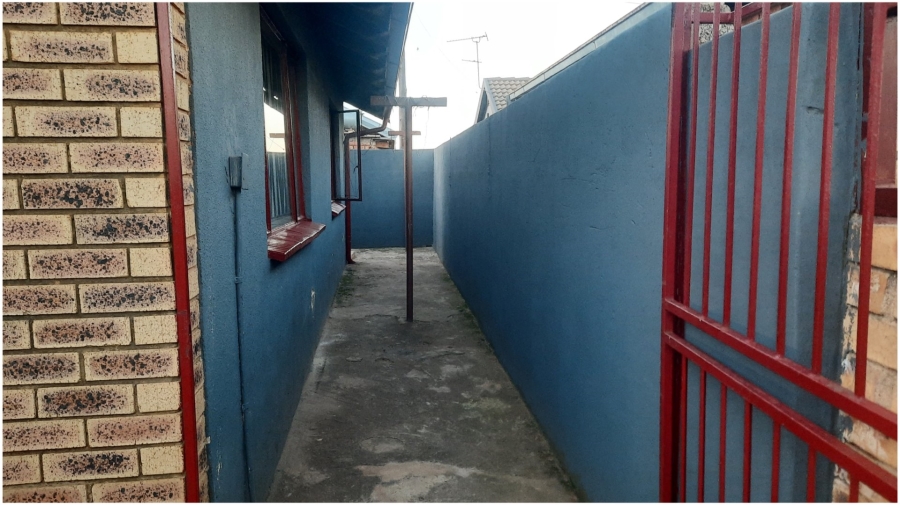 2 Bedroom Property for Sale in Tembisa Central Gauteng